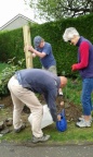 concreting-in east-end post for notice board 220518 Chris, Roger &amp; Judith